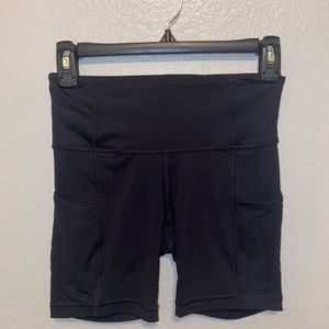 Lululemon black biker shorts size 4 never worn